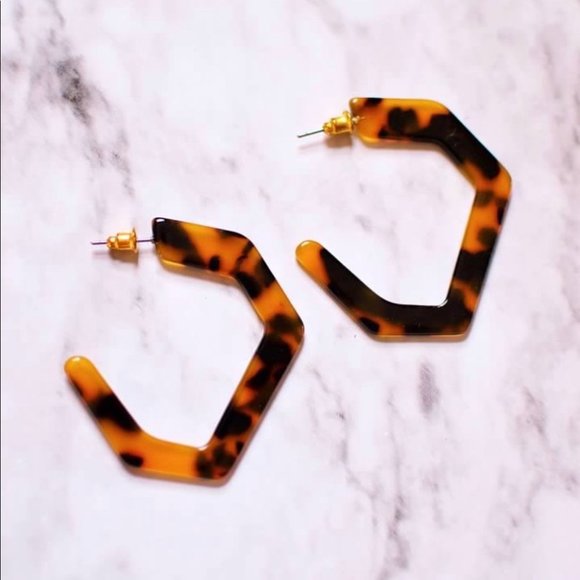 Jewelry - Tortoise Shell Faux Acrylic Hoop Earrings NWT